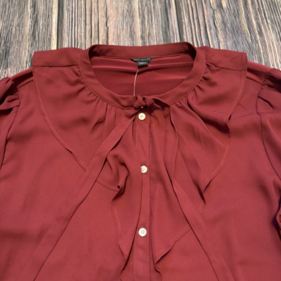 ANN TAYLOR - Ruffle Blouse - Picture 2 of 6